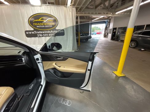 Used 2019 Audi Q8 Premium w/ Convenience Package AWD/4WD image 33