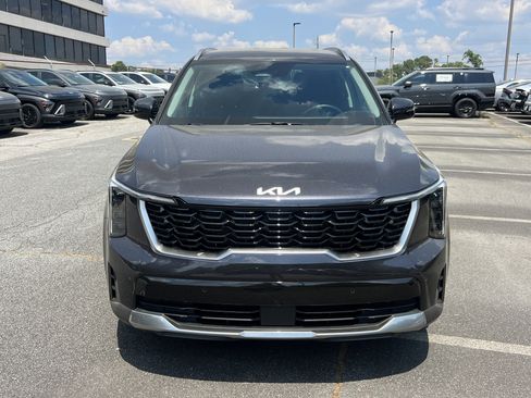 Used 2025 Kia Sorento S FWD image 2
