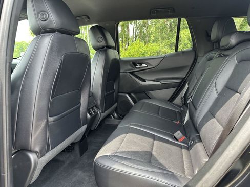 Used 2025 Chevrolet Equinox LT w/ Convenience Package II FWD image 16