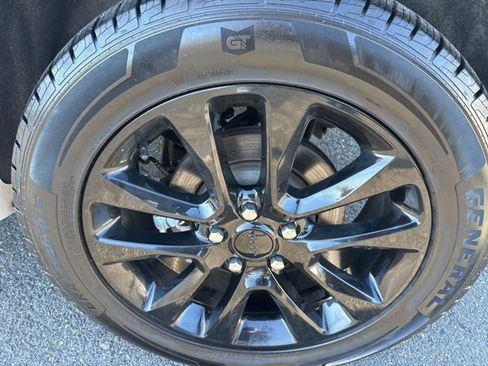 Certified 2022 Jeep Grand Cherokee Laredo X image 10