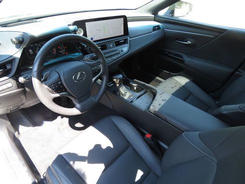 Used 2024 Lexus ES 350 w/ Premium Package FWD image 12