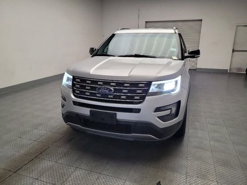 Used 2016 Ford Explorer XLT w/ Equipment Group 201A FWD image 15