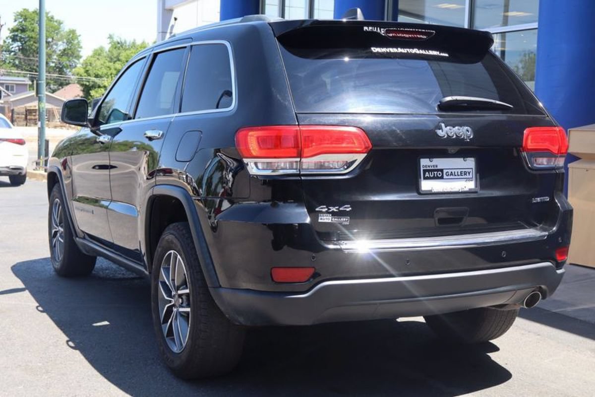 Used 2019 Jeep Grand Cherokee Limited AWD/4WD image 3