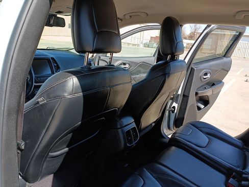 Used 2014 Jeep Cherokee Limited w/ Technology Group image 11