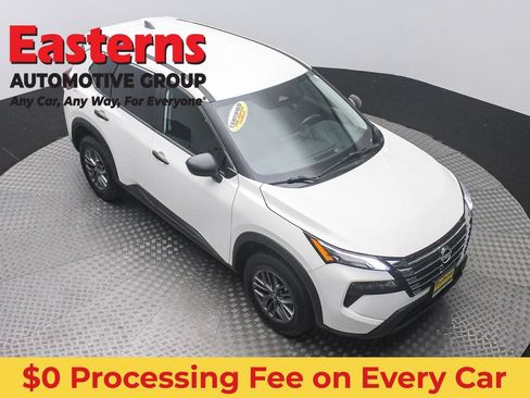 Used 2024 Nissan Rogue S AWD/4WD image 3