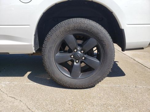 Certified 2019 RAM 1500 Express w/ Express Value Package AWD/4WD image 13