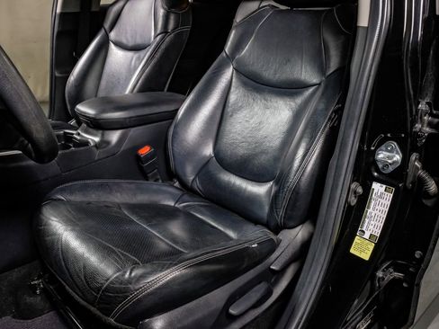 Used 2021 Toyota RAV4 LE FWD image 28