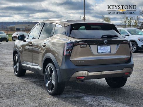 Used 2025 Nissan Kicks SR image 7
