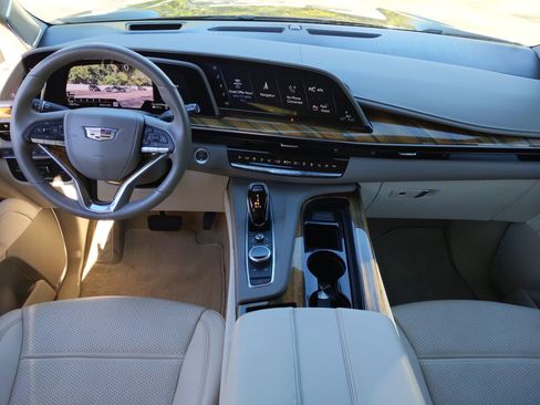 New 2021 Cadillac Escalade ESV Premium Luxury Platinum image 11