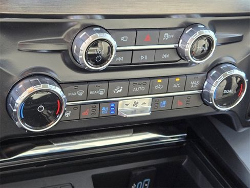 New 2026 Ford F250 Lariat w/ Black Appearance Package image 15