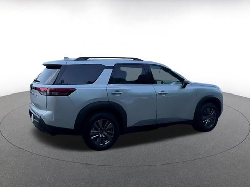 Used 2025 Nissan Pathfinder SV FWD image 14