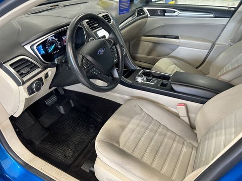 Used 2020 Ford Fusion SE image 19