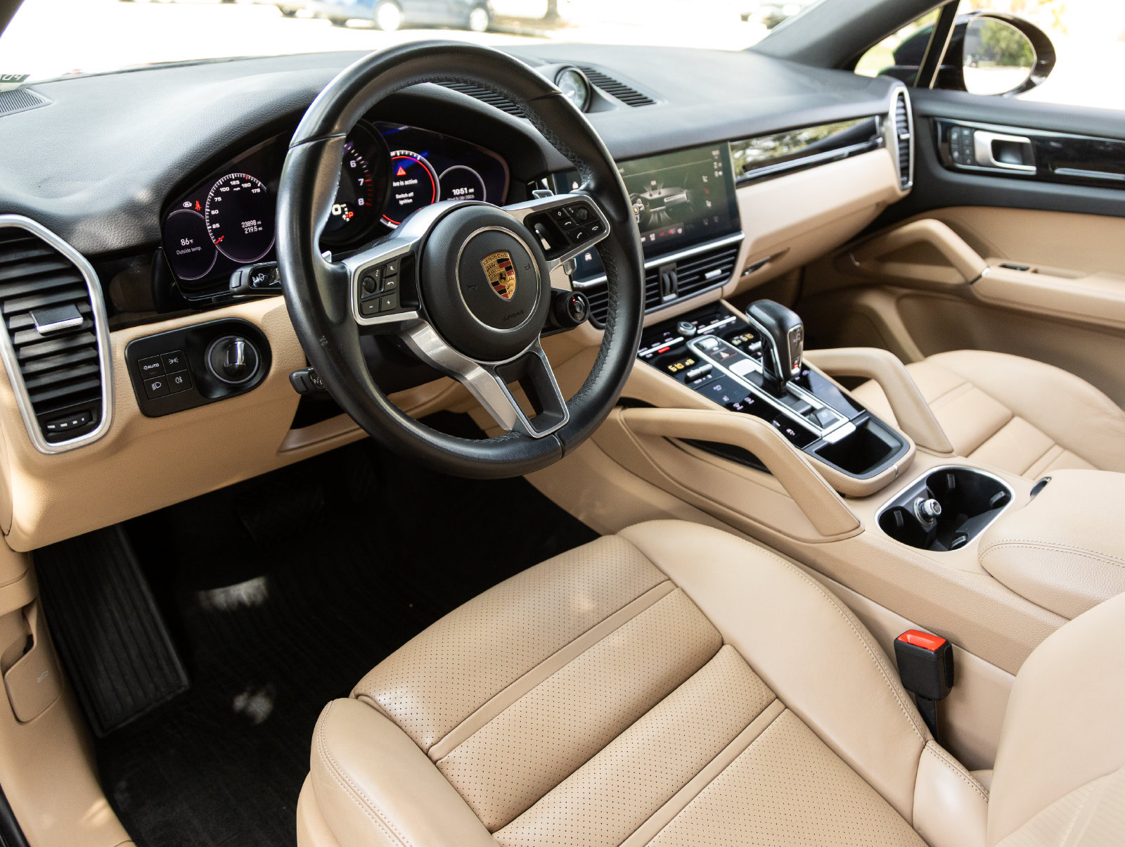 Certified 2023 Porsche Cayenne Coupe AWD/4WD image 4