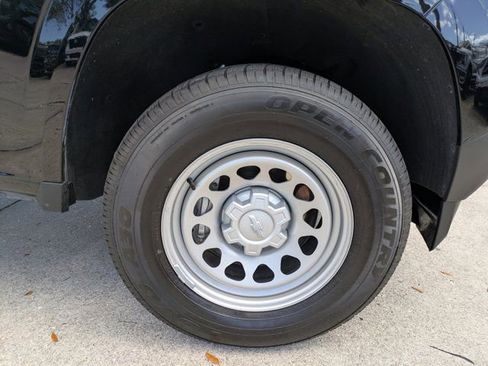 Used 2024 Chevrolet Colorado W/T image 10