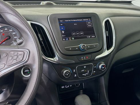 Used 2024 Chevrolet Equinox LT FWD image 18