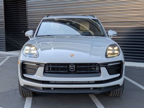 New 2026 Porsche Macan image 6