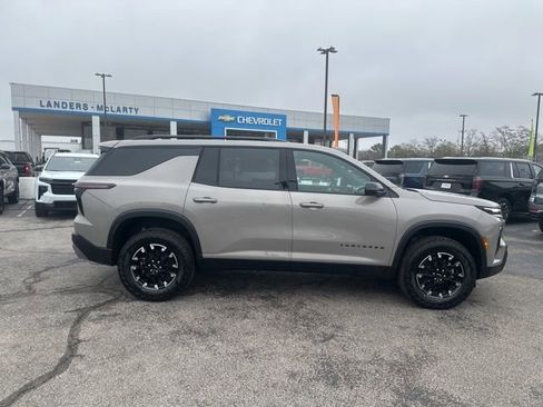 New 2026 Chevrolet Traverse Z71 w/ Enhanced Driving Package image 2