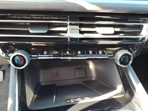 New 2026 Chevrolet Traverse LT w/ Driver Confidence Package image 23