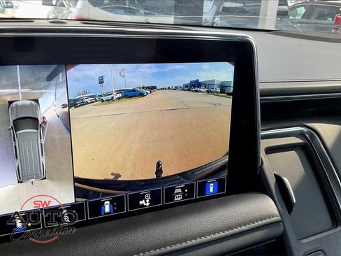 Used 2023 Chevrolet Suburban LT w/ LT Signature Package image 12