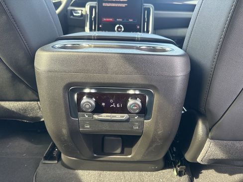 New 2026 GMC Yukon Elevation image 23