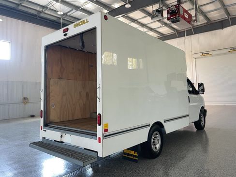 Used 2022 Chevrolet Express 3500 w/ Power Convenience Package RWD image 17