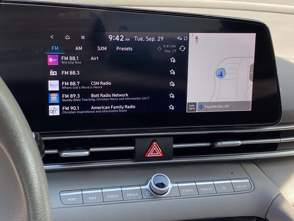 Used 2024 Hyundai Elantra SEL FWD image 18