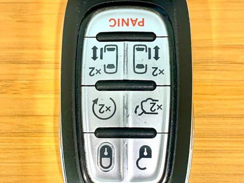 Used 2024 Chrysler Pacifica Touring-L FWD image 54