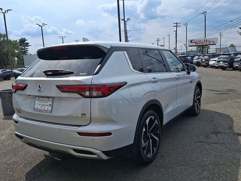 Used 2023 Mitsubishi Outlander SE AWD/4WD image 5