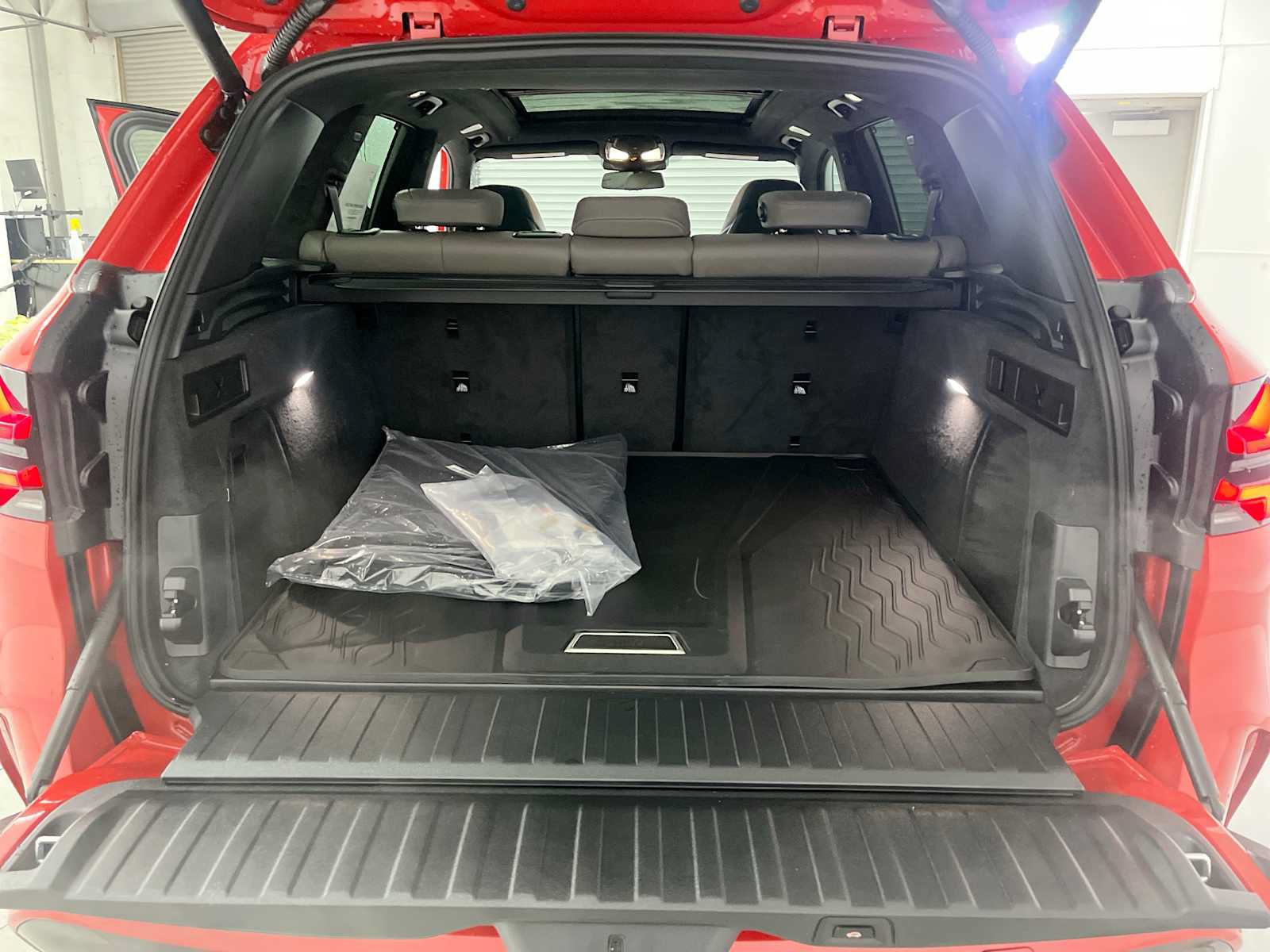 New 2026 BMW X5 M Competition w/ Executive Package AWD/4WD image 21
