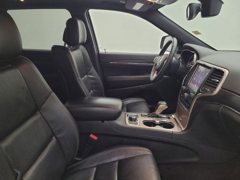 Used 2017 Jeep Grand Cherokee Limited image 21
