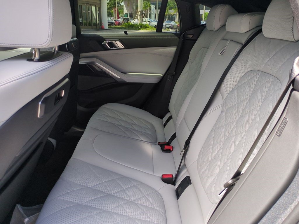 New 2027 BMW X6 xDrive40i w/ Executive Package AWD/4WD image 14