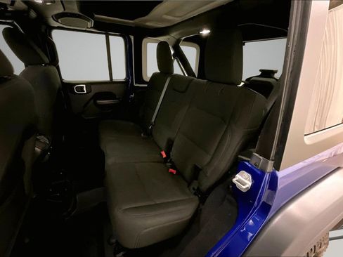 Used 2018 Jeep Wrangler Unlimited Sport S AWD/4WD image 22