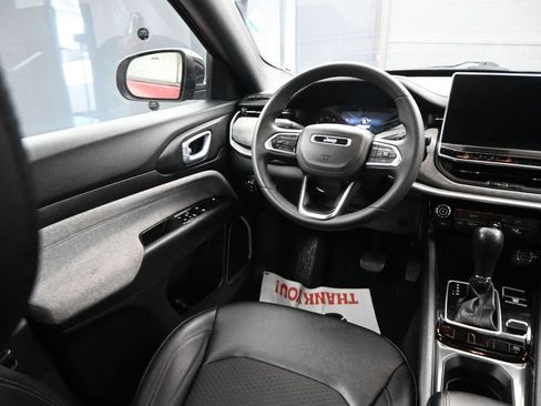 Used 2024 Jeep Compass Latitude AWD/4WD image 15