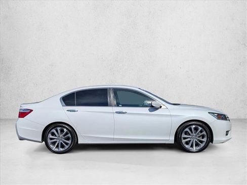 Used 2015 Honda Accord Sport image 4