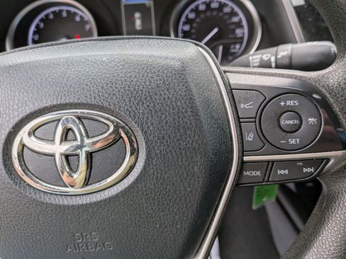Used 2021 Toyota Camry LE FWD image 38