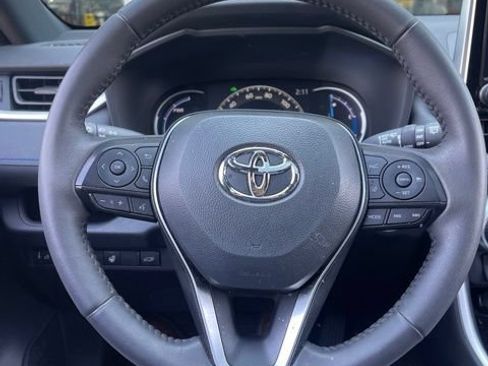 Used 2025 Toyota RAV4 SE w/ Convenience Package AWD/4WD image 28