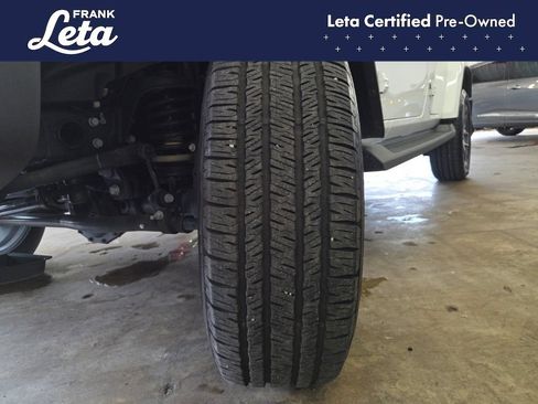 Used 2024 Jeep Wrangler Unlimited w/ Convenience Group AWD/4WD image 26