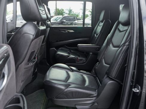 Used 2016 Cadillac Escalade ESV Platinum AWD/4WD image 40
