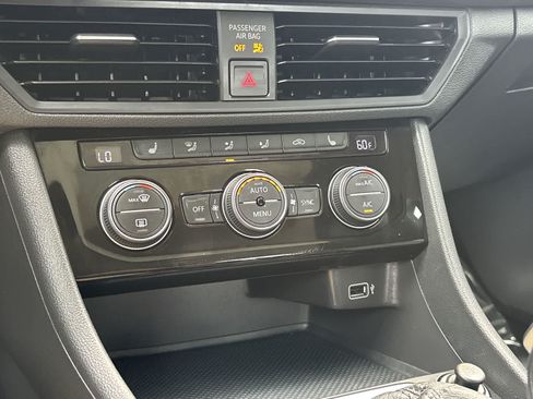 Used 2019 Volkswagen Jetta SEL FWD image 25