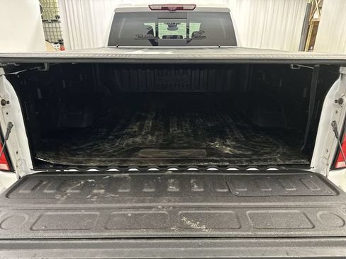 Used 2024 Chevrolet Silverado 2500 High Country w/ High Country Premium Package AWD/4WD image 23