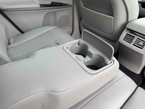 Used 2015 Toyota Venza XLE w/ XLE Premium Package image 17