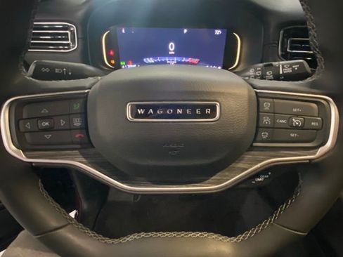 Used 2024 Jeep Wagoneer Series II w/ Flexible Seating Group image 18