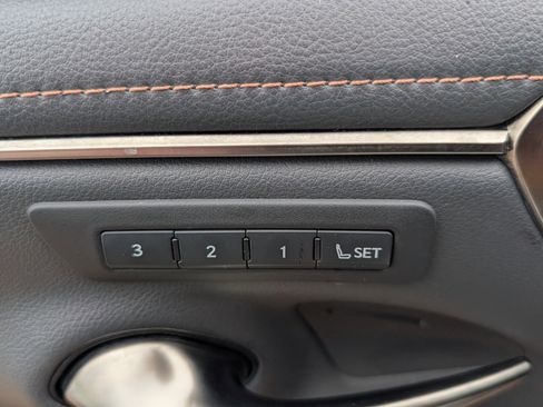 Used 2022 Lexus ES 350 Luxury w/ Accessory Package image 21