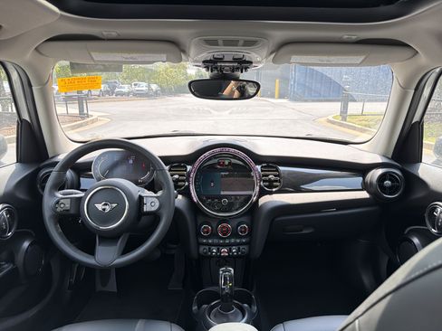 Used 2024 MINI Cooper 4-Door Hardtop FWD image 23