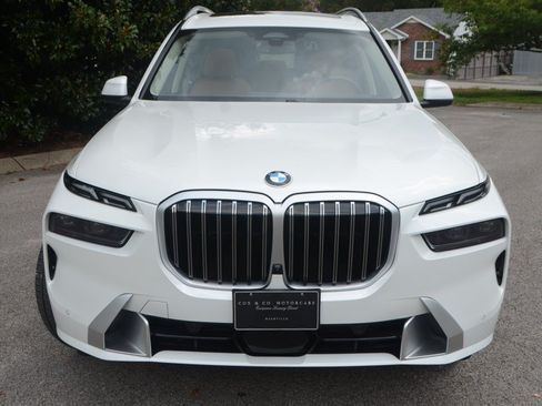 Used 2025 BMW X7 xDrive40i AWD/4WD image 8