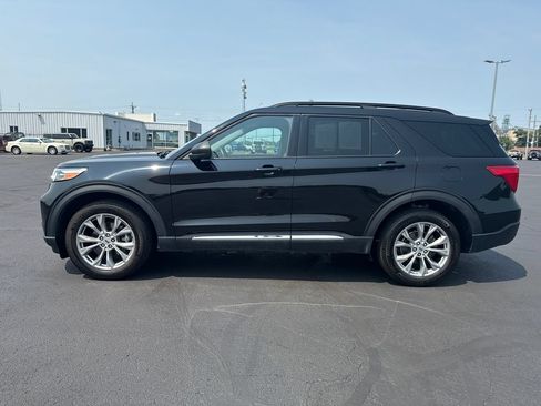 Used 2023 Ford Explorer XLT w/ Equipment Group 202A AWD/4WD image 6