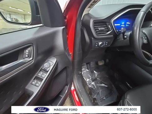 Used 2020 Ford Escape SE Sport image 28