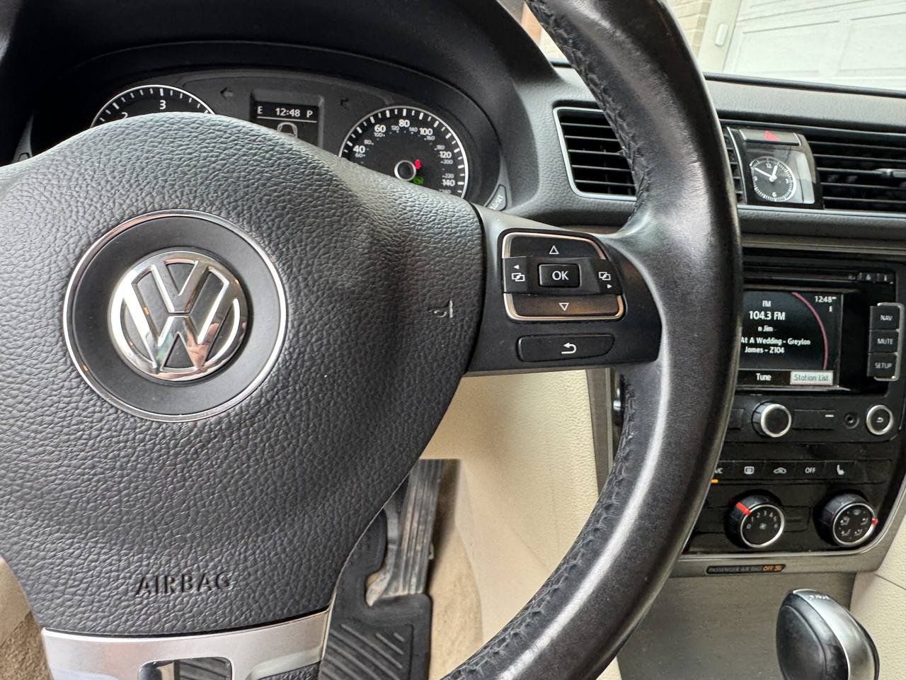 Used 2015 Volkswagen Passat TDI SE FWD image 18