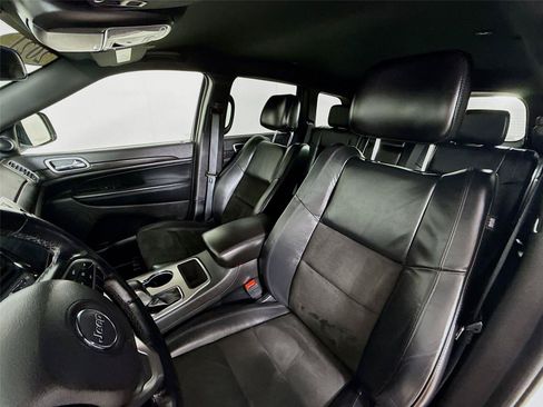 Used 2021 Jeep Grand Cherokee Laredo X AWD/4WD image 5