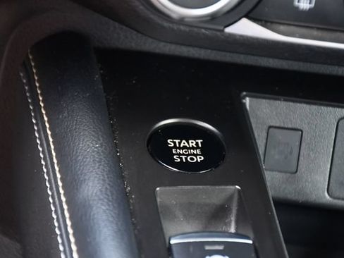 Used 2025 Nissan Kicks SV AWD/4WD image 32
